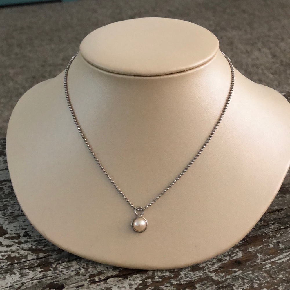 Cultured pearl sterling silver 6mm pendant.